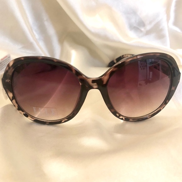 Elle Accessories - Elle - Tortoise Sunglasses
